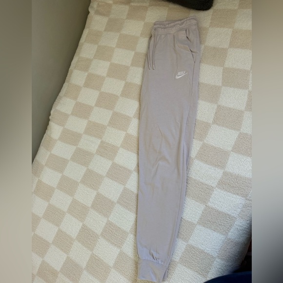 Lilac NIKE joggers - Picture 4 of 4